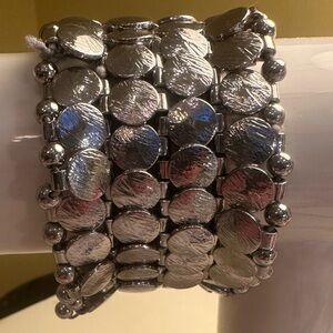 Silvertone Wide Stretch Cuff Bracelet Coin shaped beads heavy EUC